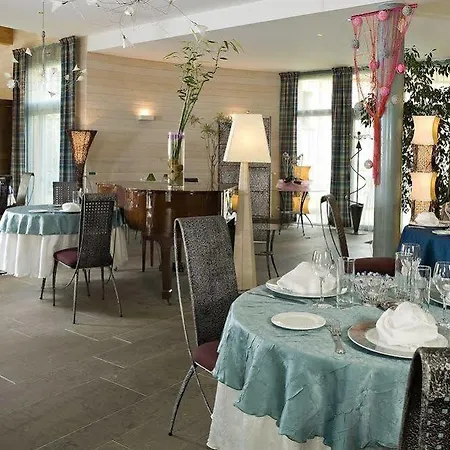 호텔 Logis Parenthese, Restaurant &